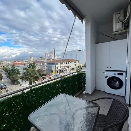 Seaside Apartment *